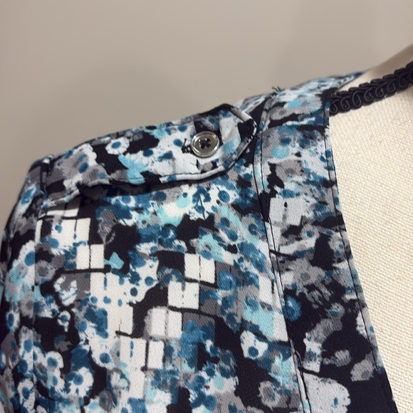 Ladies blouse - Picture 8 of 8